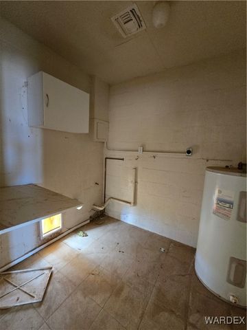 1417 S Canelo Road, Golden Valley, AZ 86413