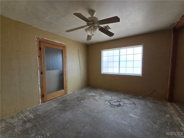 1417 S Canelo Road, Golden Valley, AZ 86413