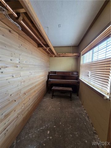 1417 S Canelo Road, Golden Valley, AZ 86413