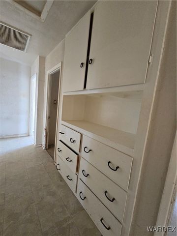 1417 S Canelo Road, Golden Valley, AZ 86413