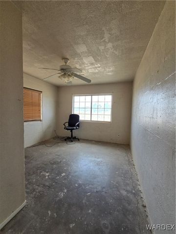 1417 S Canelo Road, Golden Valley, AZ 86413