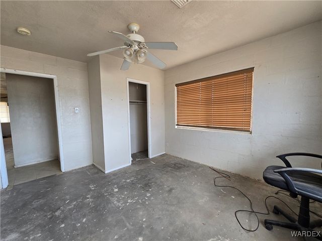 1417 S Canelo Road, Golden Valley, AZ 86413