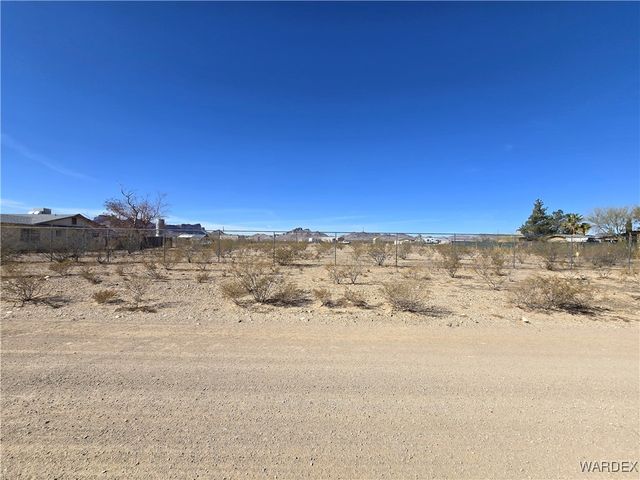 1417 S Canelo Road, Golden Valley, AZ 86413