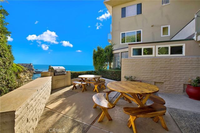 31561 Table Rock Dr. 213, Laguna Beach, CA 92651