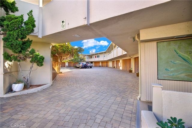 31561 Table Rock Dr. 213, Laguna Beach, CA 92651