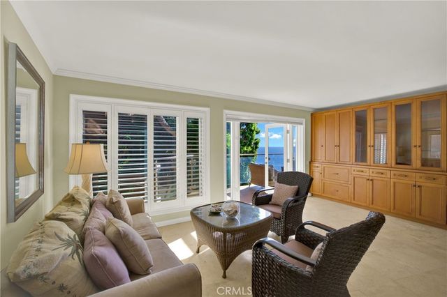 31561 Table Rock Dr. 213, Laguna Beach, CA 92651