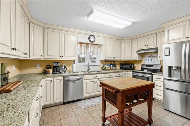 11 Paige Street, Cartersville, GA 30121