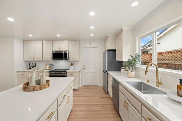 5177 Englewood Drive, San Jose, CA 95129