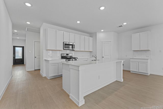 31952 Ambrose St, Bulverde, TX 78163