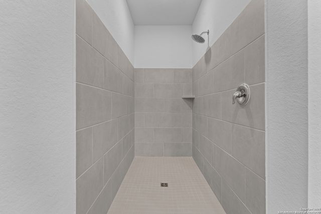 31952 Ambrose St, Bulverde, TX 78163