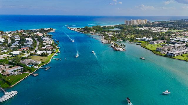755 Saturn Street E204, Jupiter, FL 33477