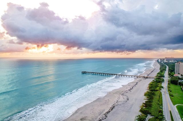 755 Saturn Street E204, Jupiter, FL 33477
