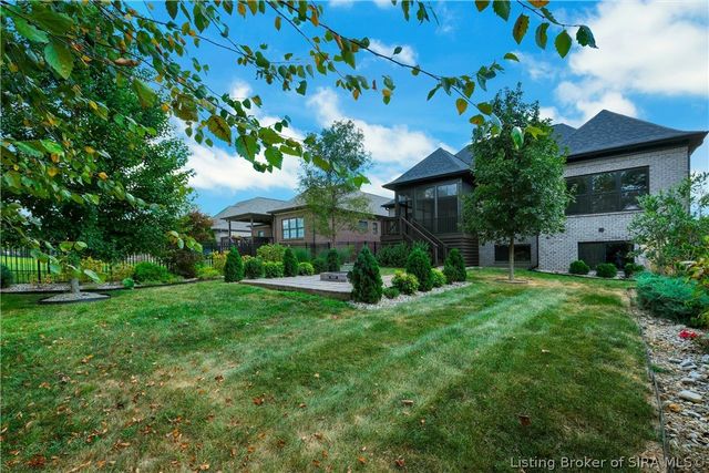6325 Cliff Drive, Jeffersonville, IN 47130