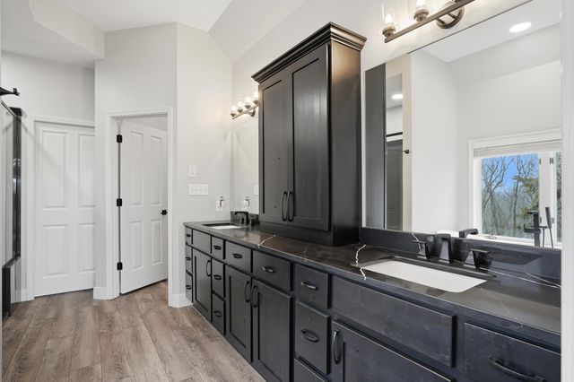 1740 W RIVER BLUFF CT, Columbia, MO 65201