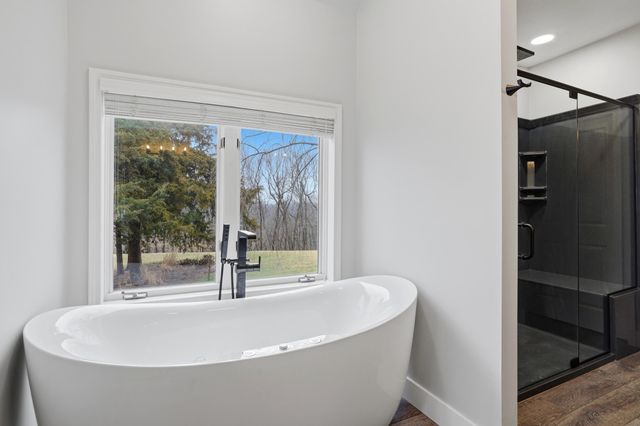 1740 W RIVER BLUFF CT, Columbia, MO 65201