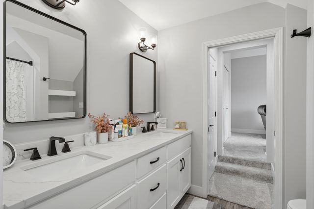 1740 W RIVER BLUFF CT, Columbia, MO 65201