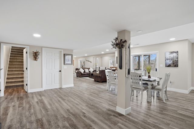 1740 W RIVER BLUFF CT, Columbia, MO 65201