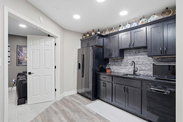 1740 W RIVER BLUFF CT, Columbia, MO 65201