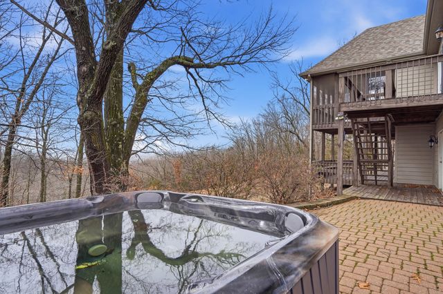 1740 W RIVER BLUFF CT, Columbia, MO 65201