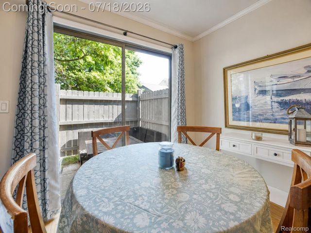 30 Pine Tree Ridge Drive 2, Waterford Charter Township, MI 48327