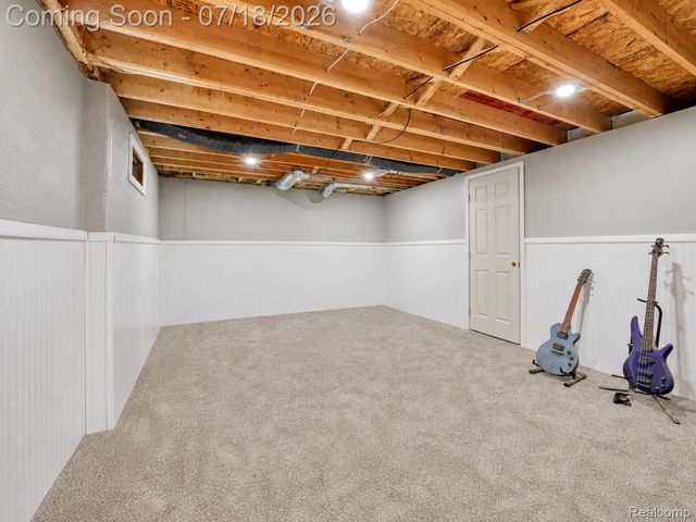 30 Pine Tree Ridge Drive 2, Waterford Charter Township, MI 48327