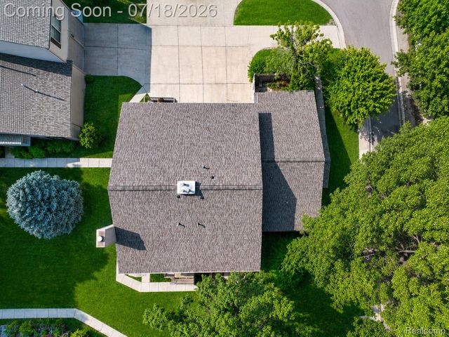30 Pine Tree Ridge Drive 2, Waterford Charter Township, MI 48327