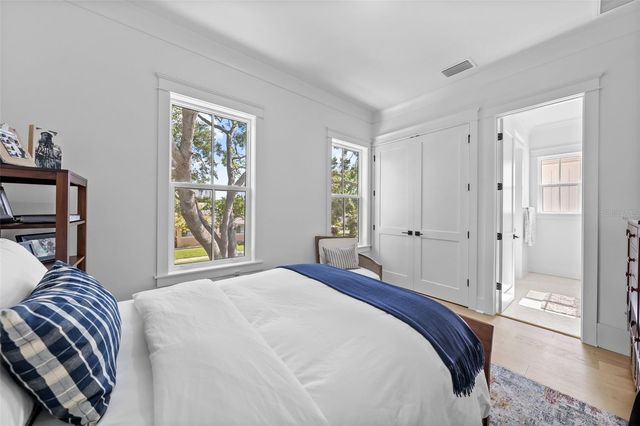 321 12TH AVENUE NE, St Petersburg, FL 33701