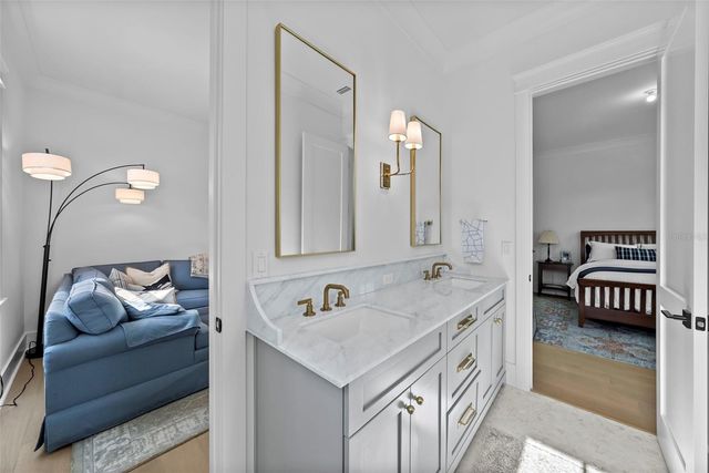 321 12TH AVENUE NE, St Petersburg, FL 33701