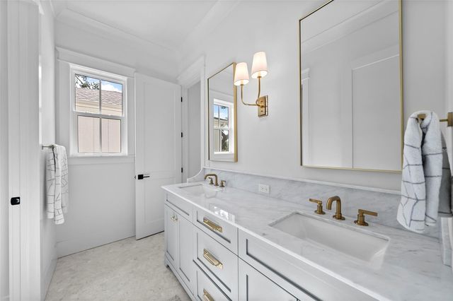 321 12TH AVENUE NE, St Petersburg, FL 33701