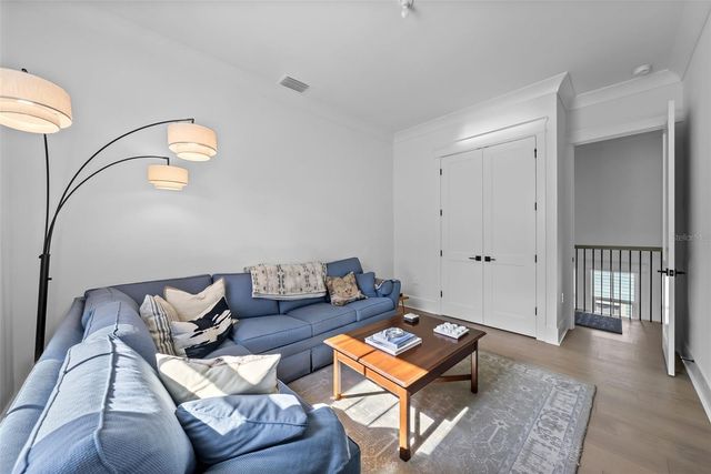 321 12TH AVENUE NE, St Petersburg, FL 33701