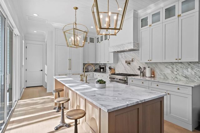 321 12TH AVENUE NE, St Petersburg, FL 33701