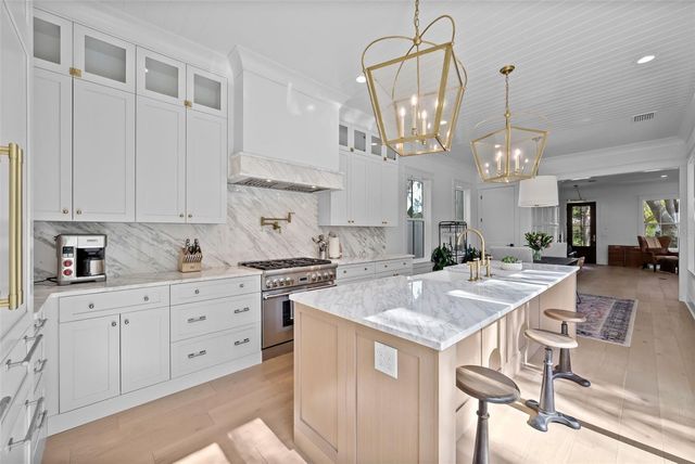 321 12TH AVENUE NE, St Petersburg, FL 33701