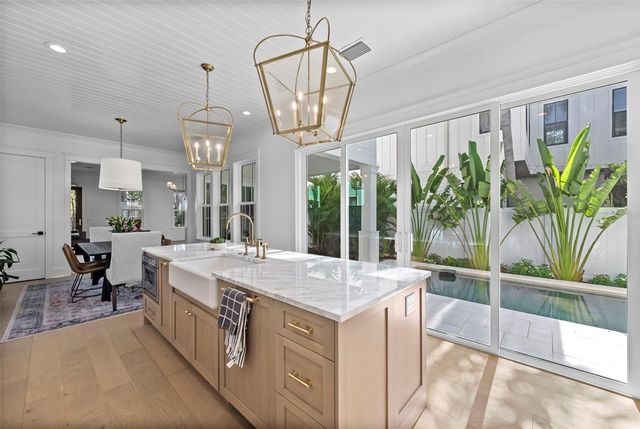 321 12TH AVENUE NE, St Petersburg, FL 33701