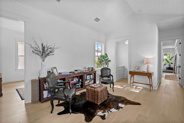 321 12TH AVENUE NE, St Petersburg, FL 33701