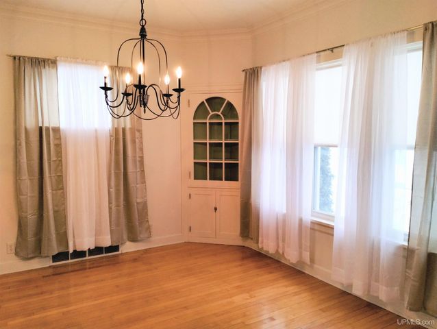 804 S 13th Street, Escanaba, MI 49829