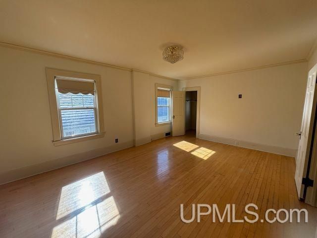 804 S 13th Street, Escanaba, MI 49829