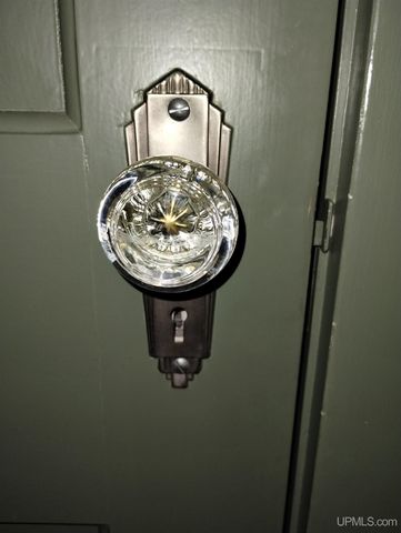 804 S 13th Street, Escanaba, MI 49829