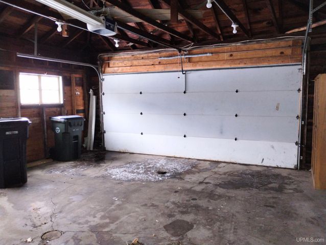 804 S 13th Street, Escanaba, MI 49829