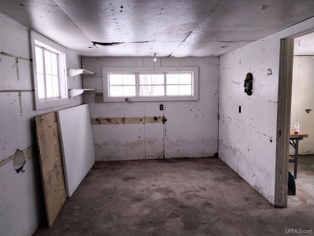 804 S 13th Street, Escanaba, MI 49829