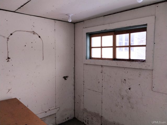 804 S 13th Street, Escanaba, MI 49829