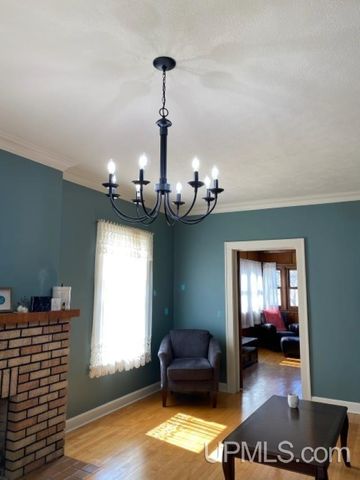 804 S 13th Street, Escanaba, MI 49829