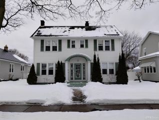 804 S 13th Street, Escanaba, MI 49829