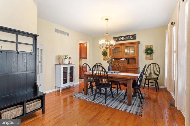 14 HONEYSUCKLE DR, Sewell, NJ 08080