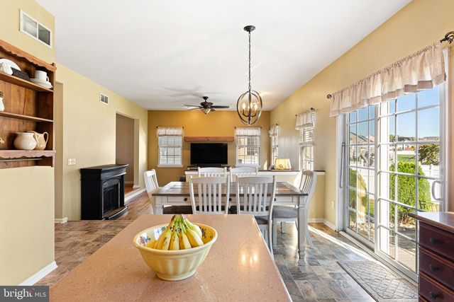 14 HONEYSUCKLE DR, Sewell, NJ 08080