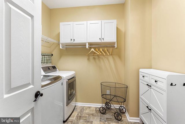 14 HONEYSUCKLE DR, Sewell, NJ 08080