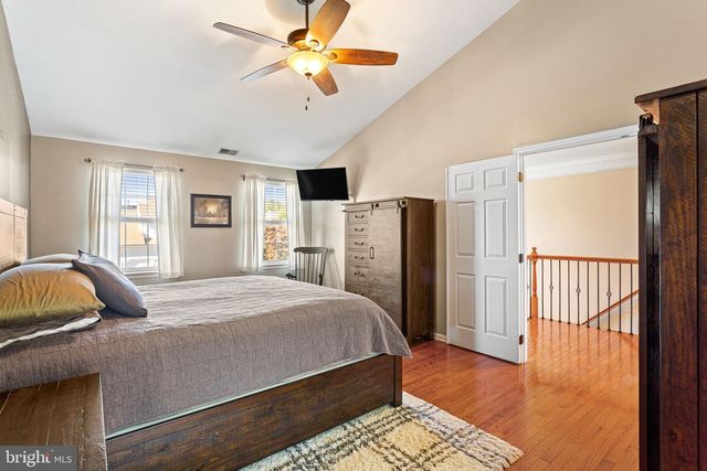 14 HONEYSUCKLE DR, Sewell, NJ 08080
