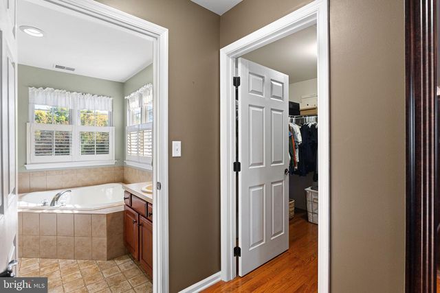 14 HONEYSUCKLE DR, Sewell, NJ 08080
