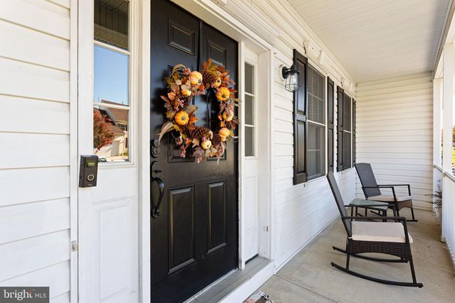 14 HONEYSUCKLE DR, Sewell, NJ 08080