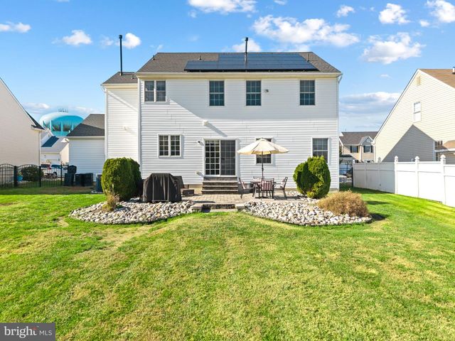 14 HONEYSUCKLE DR, Sewell, NJ 08080
