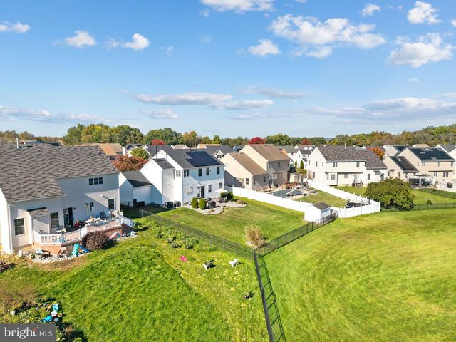 14 HONEYSUCKLE DR, Sewell, NJ 08080